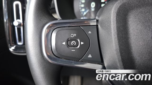 Volvo XC40 B4 Inscription 2021 — фото 15