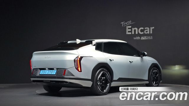Kia EV4 Standard 2WD Earth 2026 — фото 2