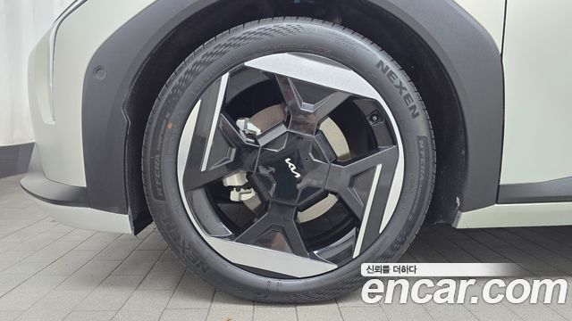 Kia EV4 Standard 2WD Earth 2026 — фото 5