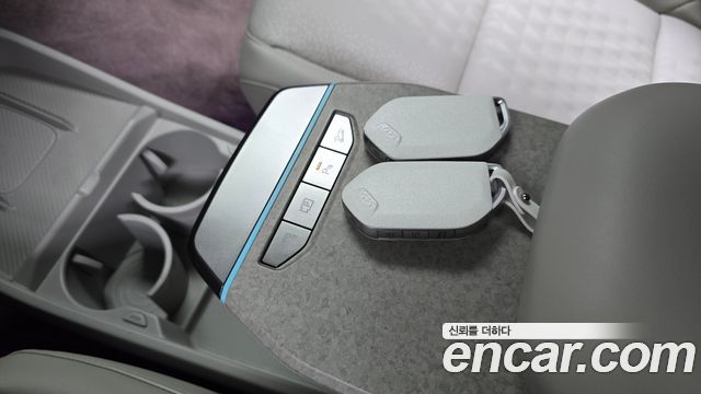 Kia EV4 Standard 2WD Earth 2026 — фото 28