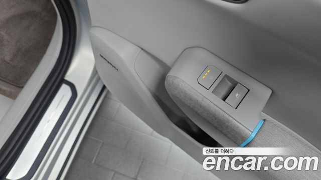 Kia EV4 Standard 2WD Earth 2026 — фото 33