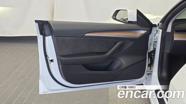 Tesla Model 3 Long Range AWD 2022 — фото 24