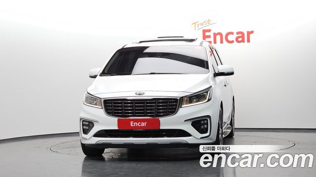 Kia Carnival 7-Seater Limousine VIP 2019 — фото 3