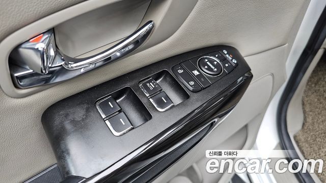 Kia Carnival 7-Seater Limousine VIP 2019 — фото 18