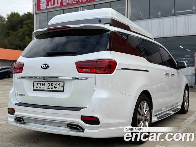 Kia Carnival 9-Seater Noblesse Special 2019 — фото 2