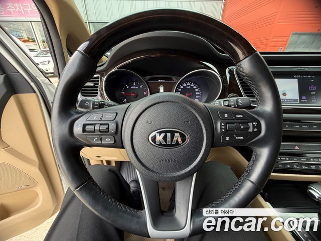 Kia Carnival 9-Seater Noblesse Special 2019 — фото 6
