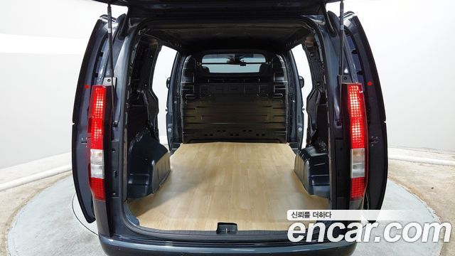 Hyundai Staria L3.5 Cargo 3-Seater Modern 2025 — фото 7