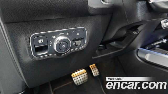 Mercedes-Benz EQB (X243) EQB300 4MATIC AMG Line 2023 — фото 16