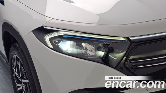 Mercedes-Benz EQB (X243) EQB300 4MATIC AMG Line 2023 — фото 22