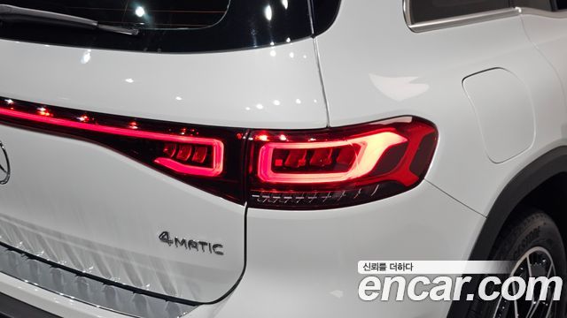 Mercedes-Benz EQB (X243) EQB300 4MATIC AMG Line 2023 — фото 23