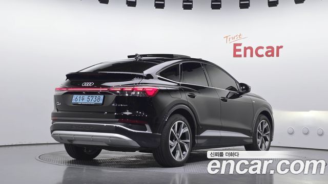 Audi Q4 e-tron (F4) 40 Premium Sportback 2022 — фото 2