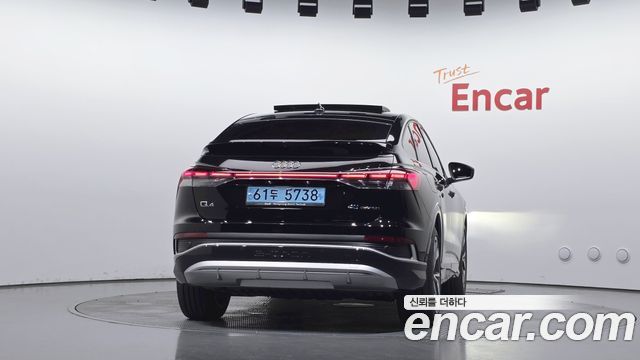 Audi Q4 e-tron (F4) 40 Premium Sportback 2022 — фото 4