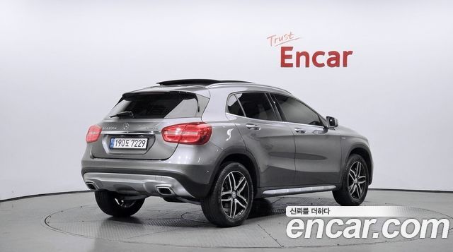 Mercedes-Benz GLA-Class (X156) GLA200d 4MATIC Activity Edition 2017 — фото 2