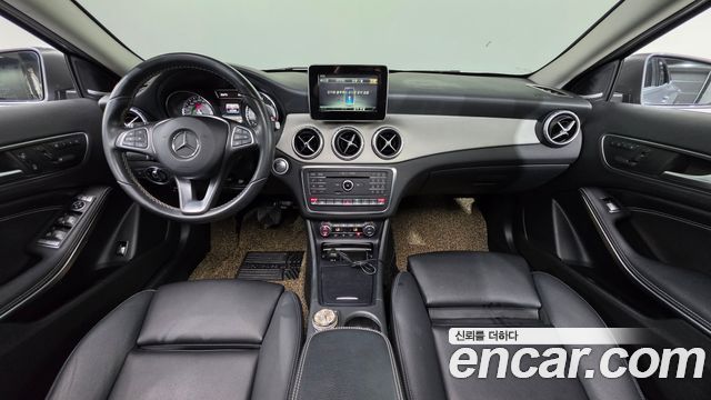 Mercedes-Benz GLA-Class (X156) GLA200d 4MATIC Activity Edition 2017 — фото 7