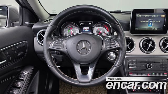 Mercedes-Benz GLA-Class (X156) GLA200d 4MATIC Activity Edition 2017 — фото 13