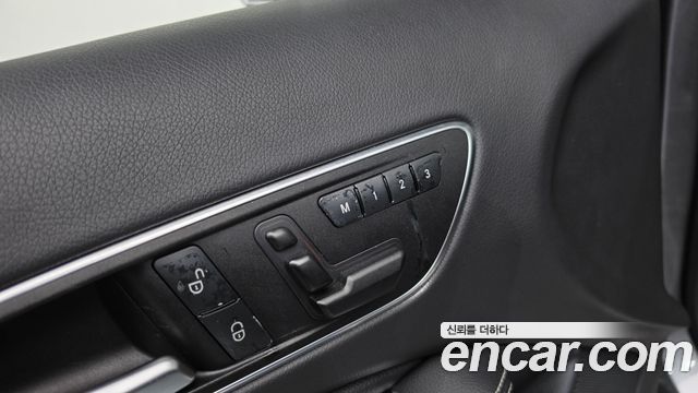 Mercedes-Benz GLA-Class (X156) GLA200d 4MATIC Activity Edition 2017 — фото 17