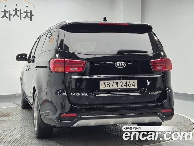 Kia Carnival 7-Seater Limousine President 2020 — фото 2
