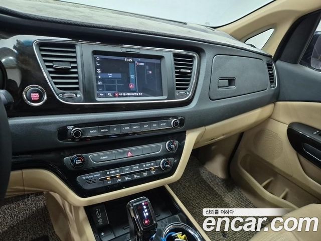 Kia Carnival 7-Seater Limousine President 2020 — фото 10