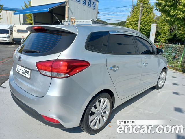Kia Carens 2.0 LPi Prestige 2014 — фото 9