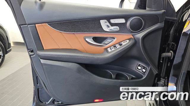 Mercedes-Benz GLC-Class (X253) GLC300e 4MATIC Coupe 2021 — фото 24