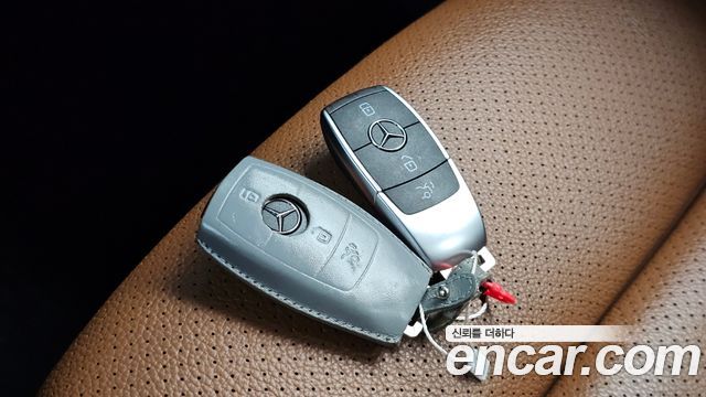 Mercedes-Benz GLC-Class (X253) GLC300e 4MATIC Coupe 2021 — фото 33