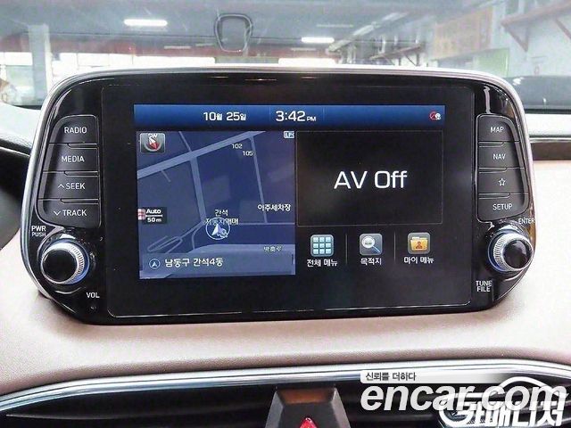 Hyundai Santa Fe (TM) Diesel 2,0 4WD Inspiration 2020 — фото 17