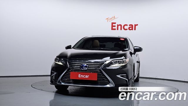 Lexus ES300h Supreme XV60 2017 — фото 3