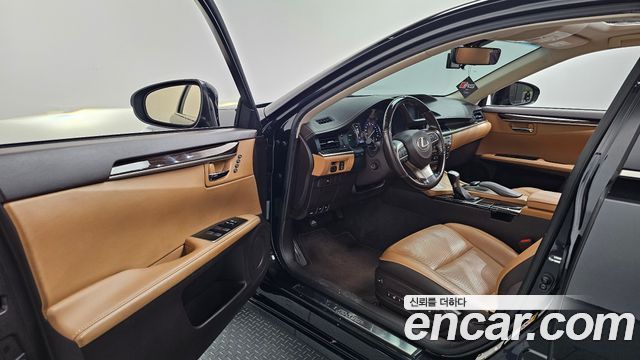 Lexus ES300h Supreme XV60 2017 — фото 10