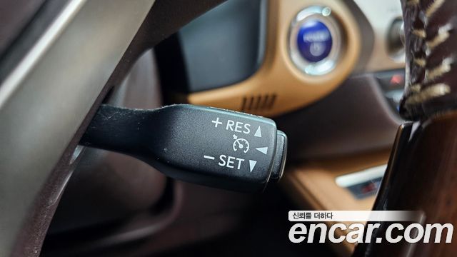 Lexus ES300h Supreme XV60 2017 — фото 16