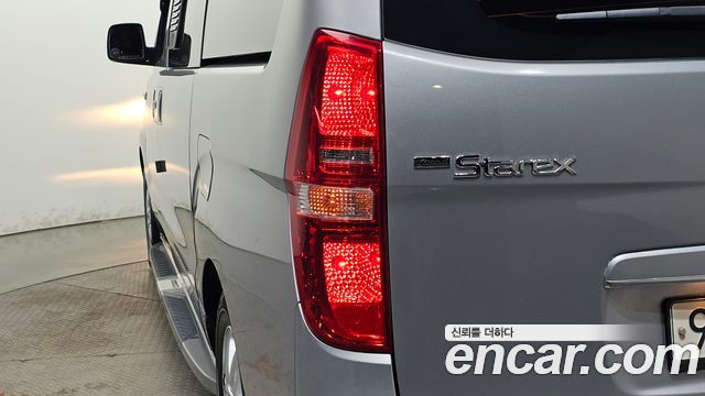 Hyundai Grand Starex Camping car 2020 — фото 23