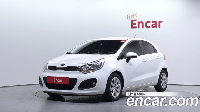 Kia Pride 1.4 MPI Hatchback Deluxe