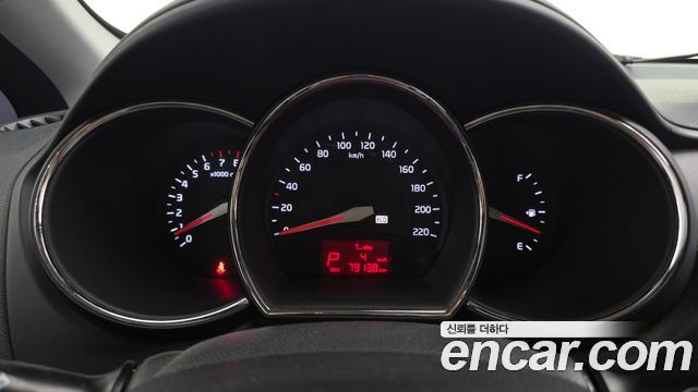 Kia Pride 1.4 MPI Hatchback Deluxe 2013 — фото 8