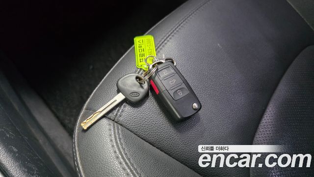 Kia Pride 1.4 MPI Hatchback Deluxe 2013 — фото 19