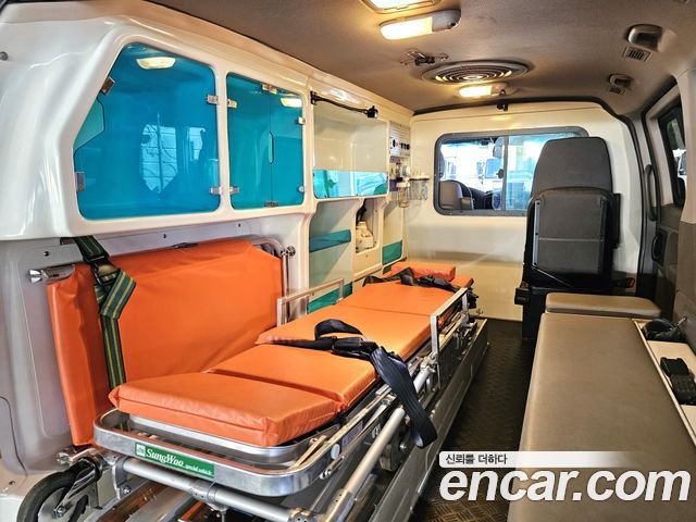 Hyundai Grand Starex Ambulance 2016 — фото 15