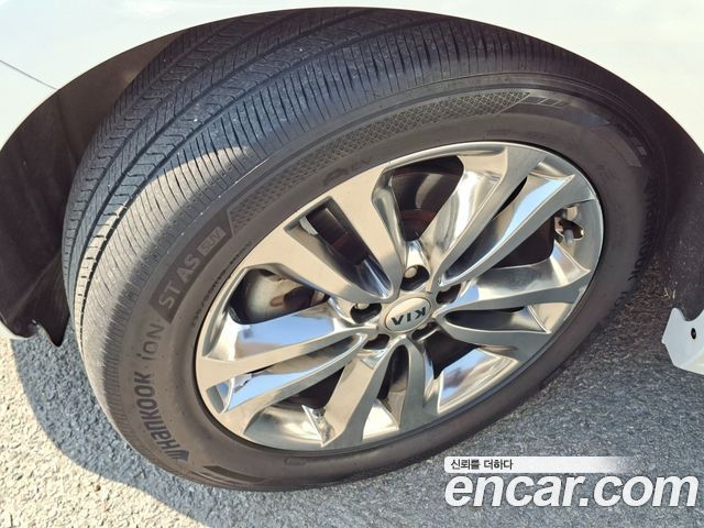 Kia Carnival 9-seater Prestige 2018 — фото 5