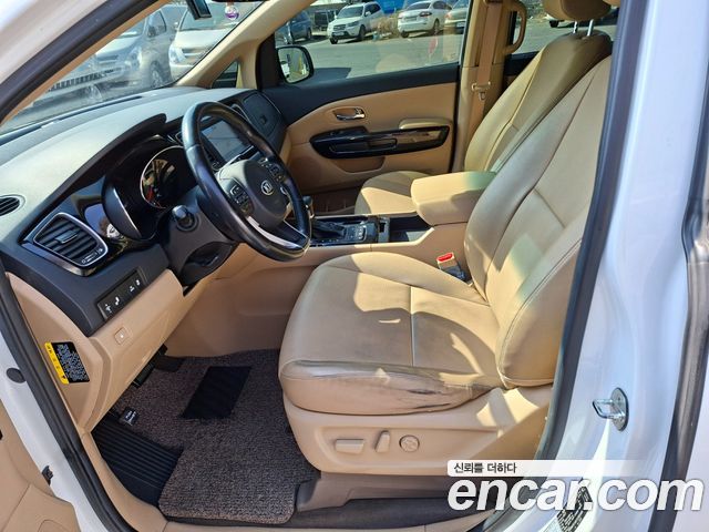 Kia Carnival 9-seater Prestige 2018 — фото 7