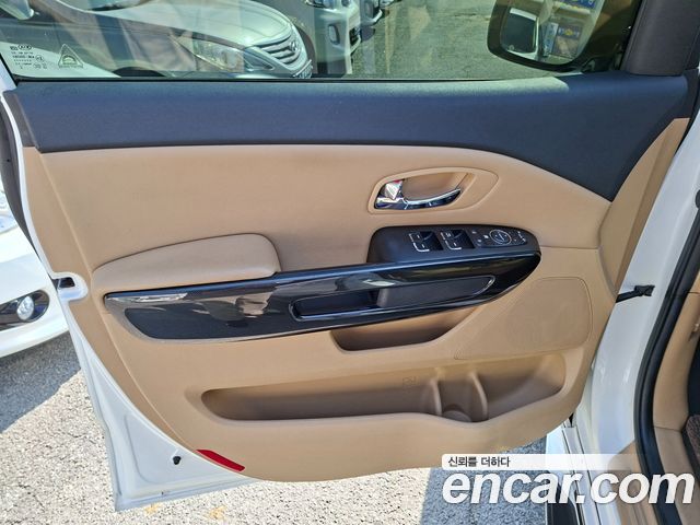 Kia Carnival 9-seater Prestige 2018 — фото 15