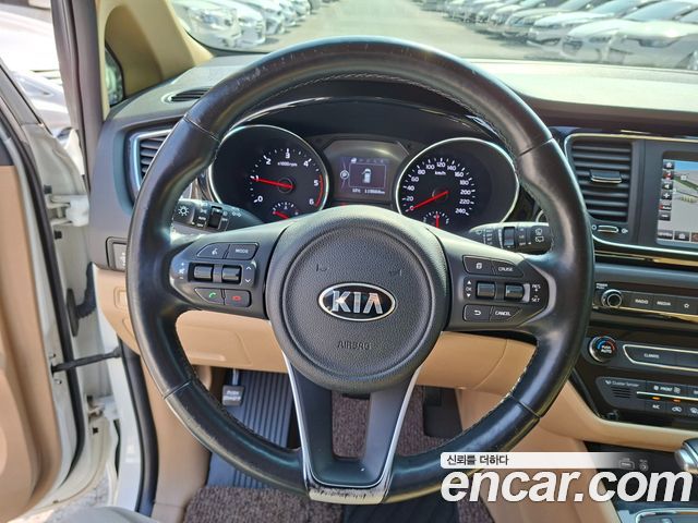 Kia Carnival 9-seater Prestige 2018 — фото 17