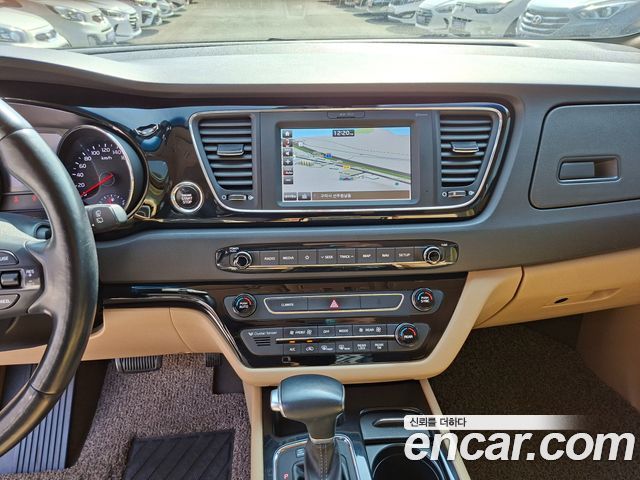 Kia Carnival 9-seater Prestige 2018 — фото 18