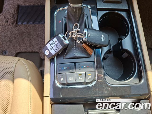 Kia Carnival 9-seater Prestige 2018 — фото 20
