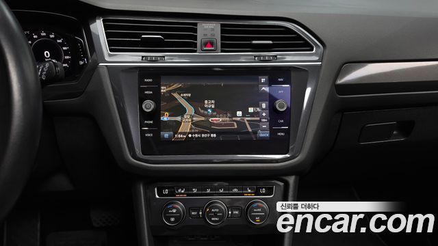 Volkswagen Tiguan Allspace 2.0 TDI Prestige 2020 — фото 13