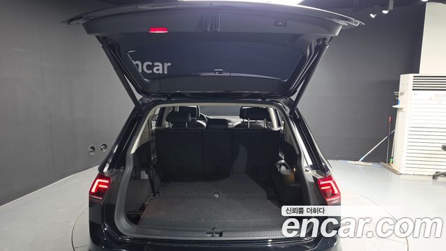 Volkswagen Tiguan Allspace 2.0 TDI Prestige 2020 — фото 20