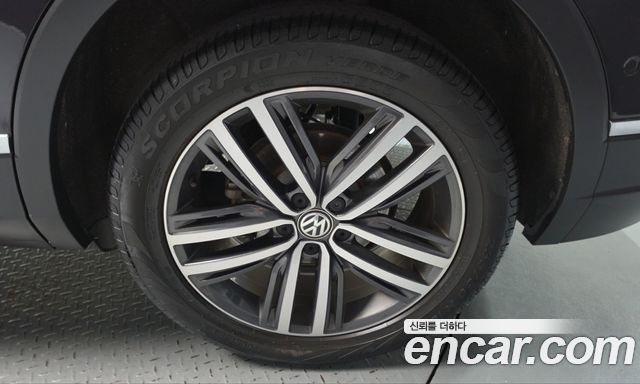 Volkswagen Tiguan Allspace 2.0 TDI Prestige 2020 — фото 21