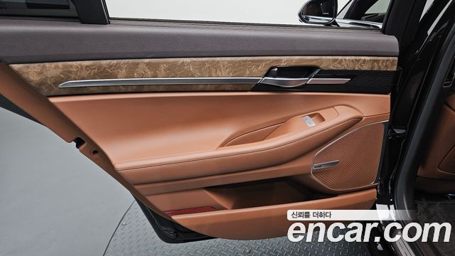 Genesis G90 3.3 T AWD Premium Luxury 2019 — фото 25