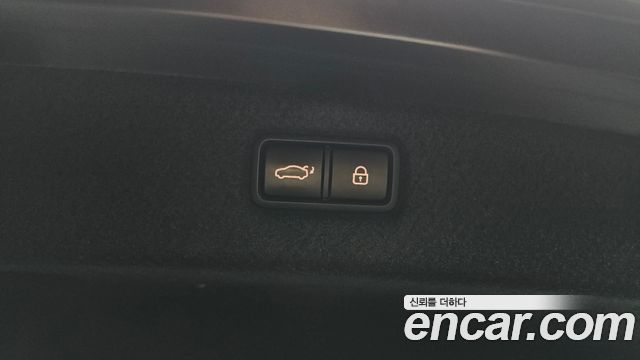 Genesis G90 3.3 T AWD Premium Luxury 2019 — фото 37