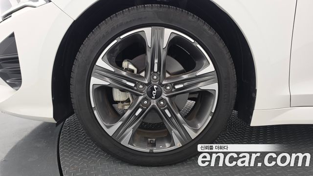 Kia K5 (III) 2.0 Prestige 2023 — фото 5