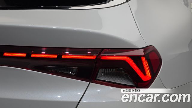 Kia K5 (III) 2.0 Prestige 2023 — фото 23