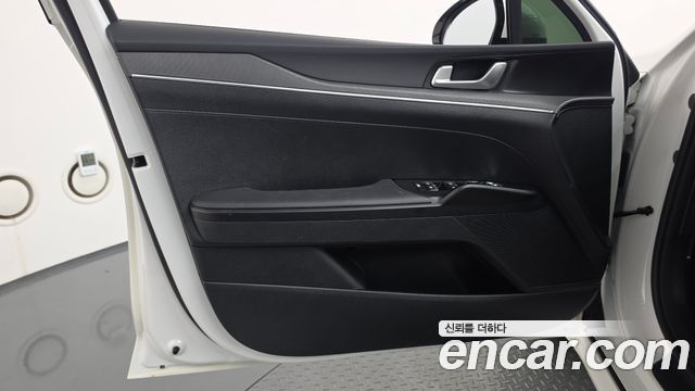 Kia K5 (III) 2.0 Prestige 2023 — фото 24