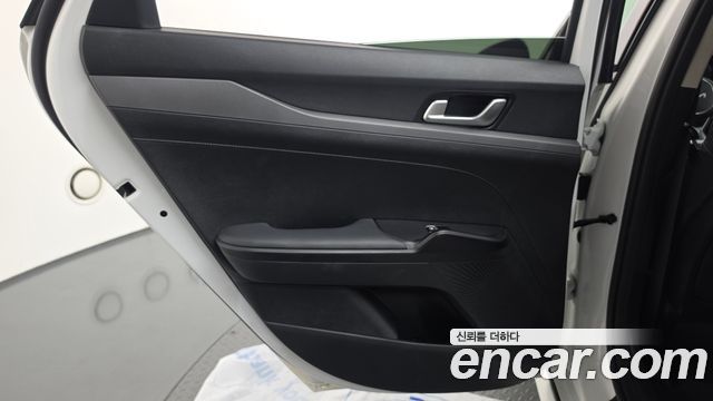 Kia K5 (III) 2.0 Prestige 2023 — фото 25
