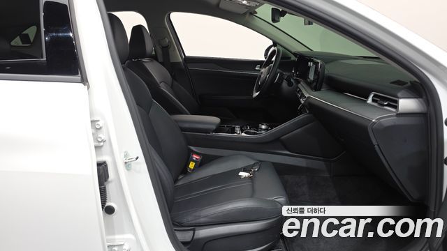 Kia K5 (III) 2.0 Prestige 2023 — фото 26